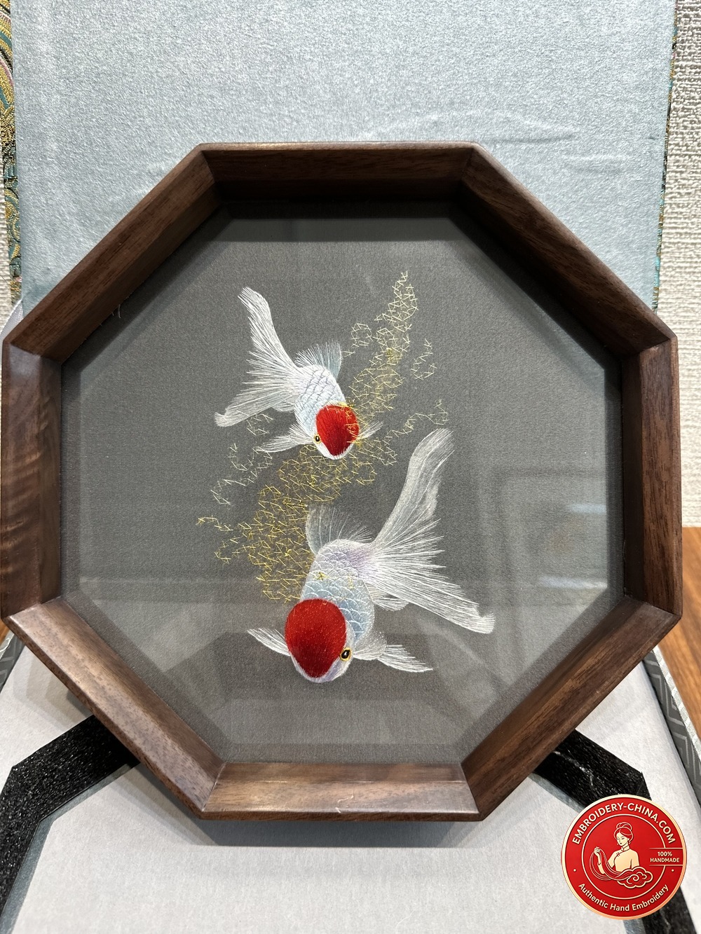Suzhou Double-sided Embroidery Ornament - Premium Goldfish Handmade Embroidery with Walnut Frame, 21cm Diameter (In Stock)