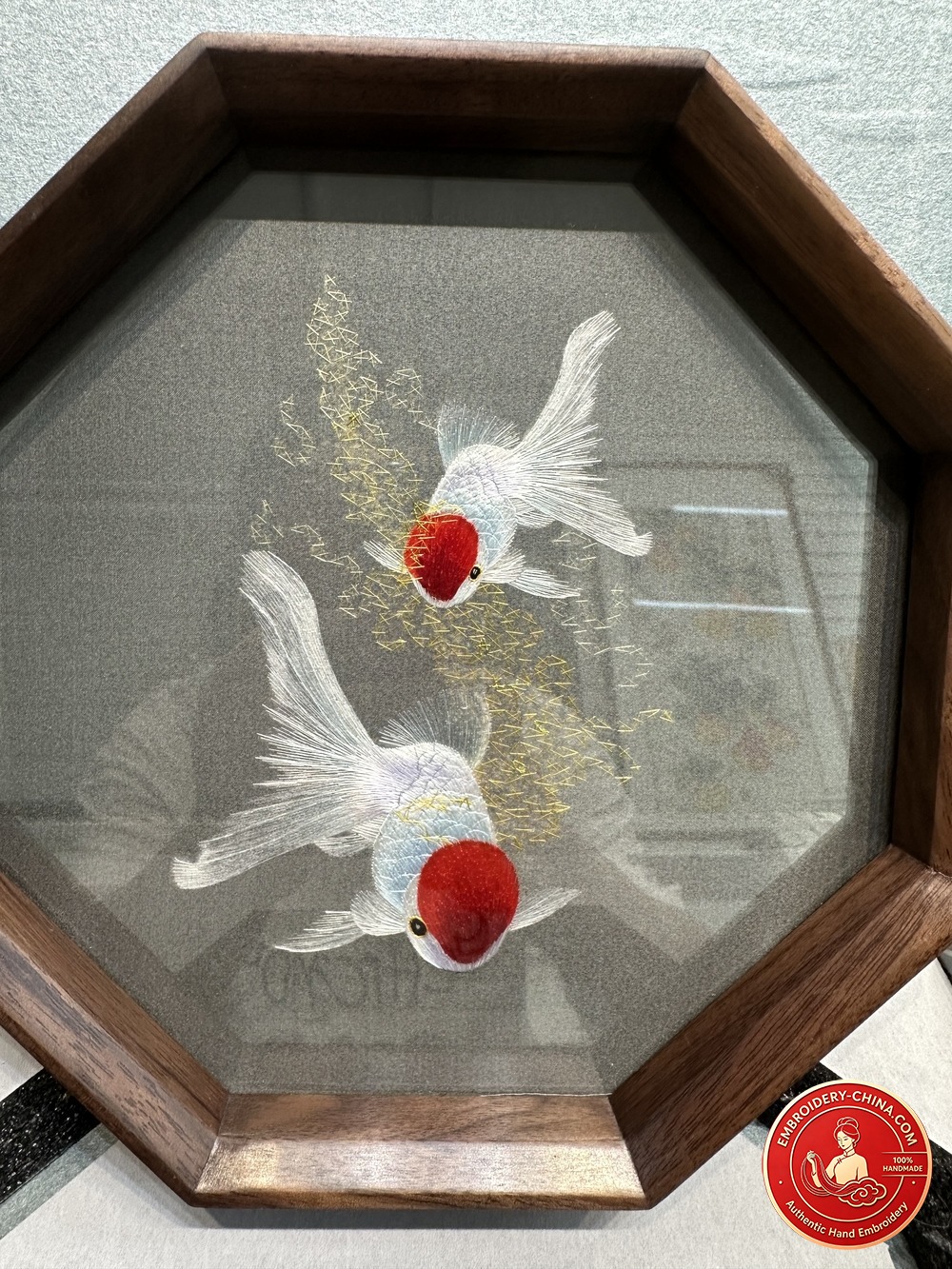 Suzhou Double-sided Embroidery Ornament - Premium Goldfish Handmade Embroidery with Walnut Frame, 21cm Diameter (In Stock)